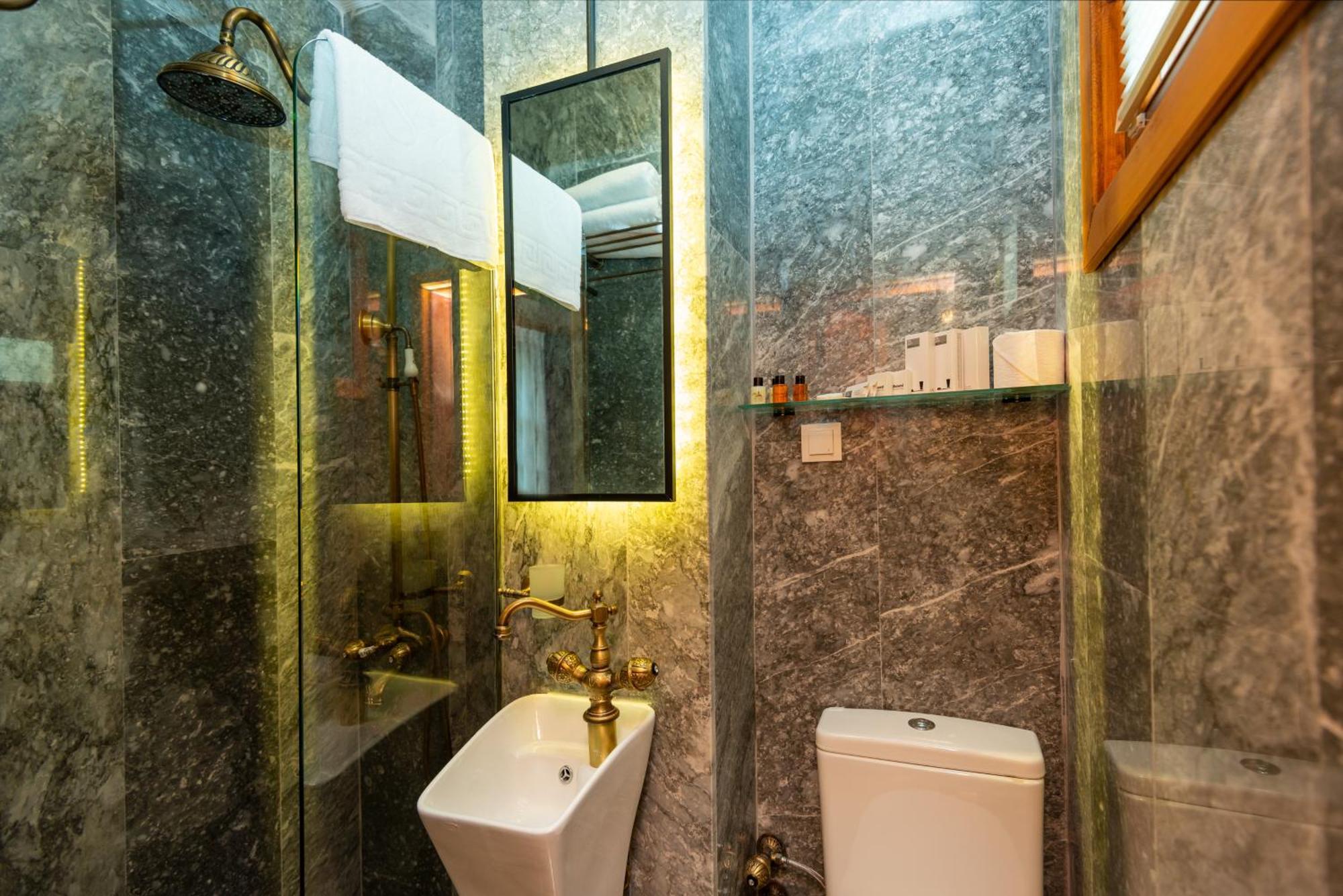 Wonder Wood Hotel Истанбул Екстериор снимка