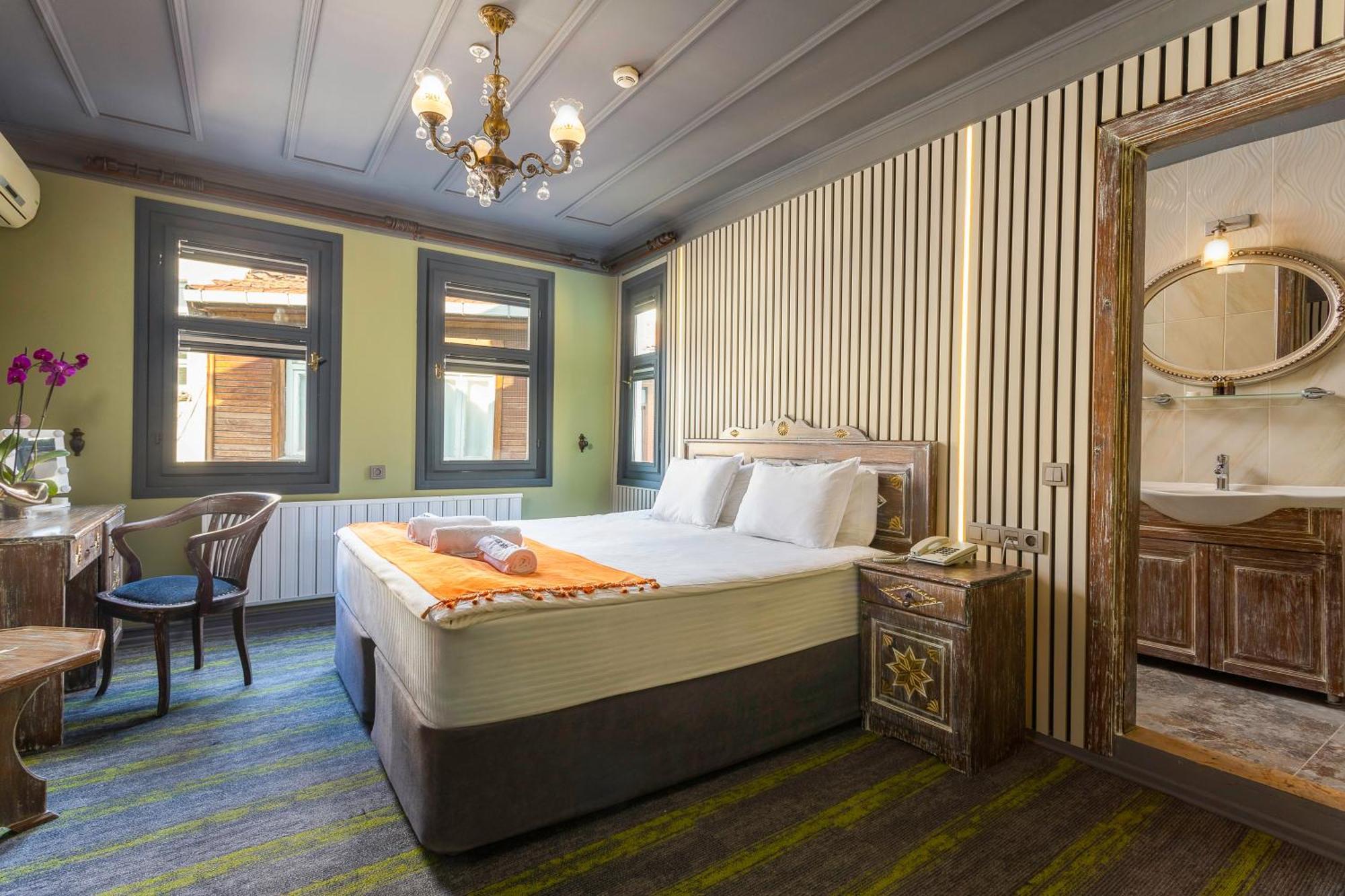 Wonder Wood Hotel Истанбул Екстериор снимка