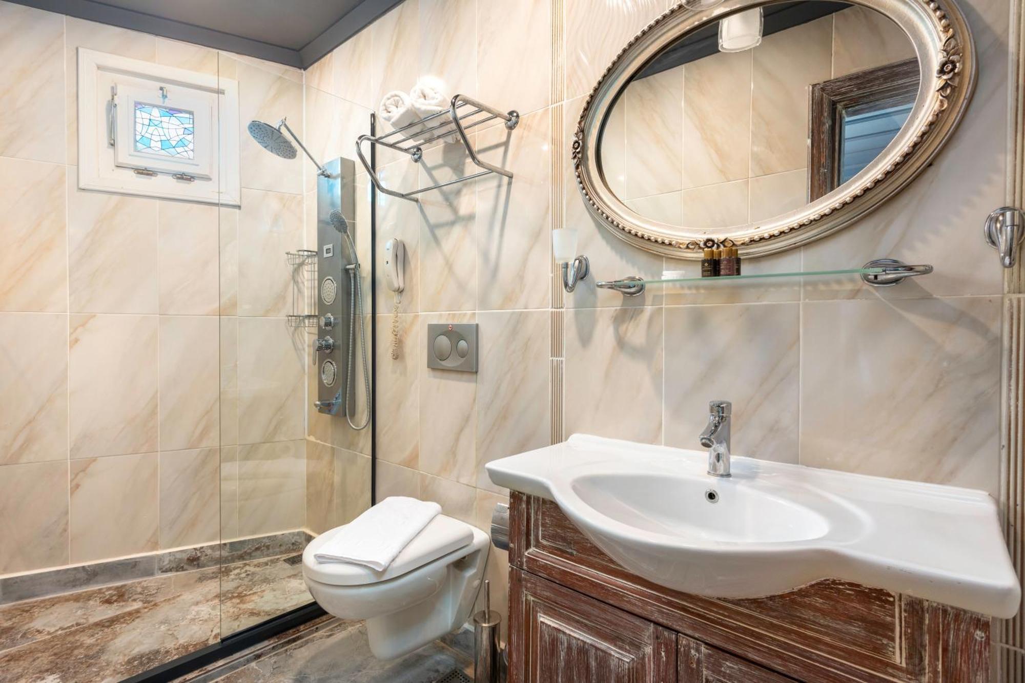 Wonder Wood Hotel Истанбул Екстериор снимка