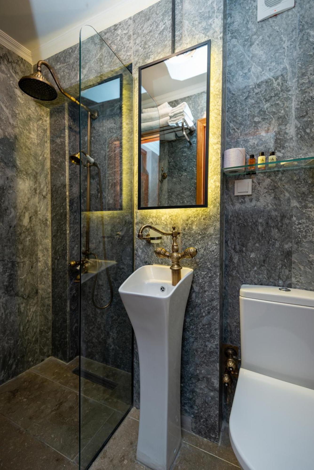 Wonder Wood Hotel Истанбул Екстериор снимка
