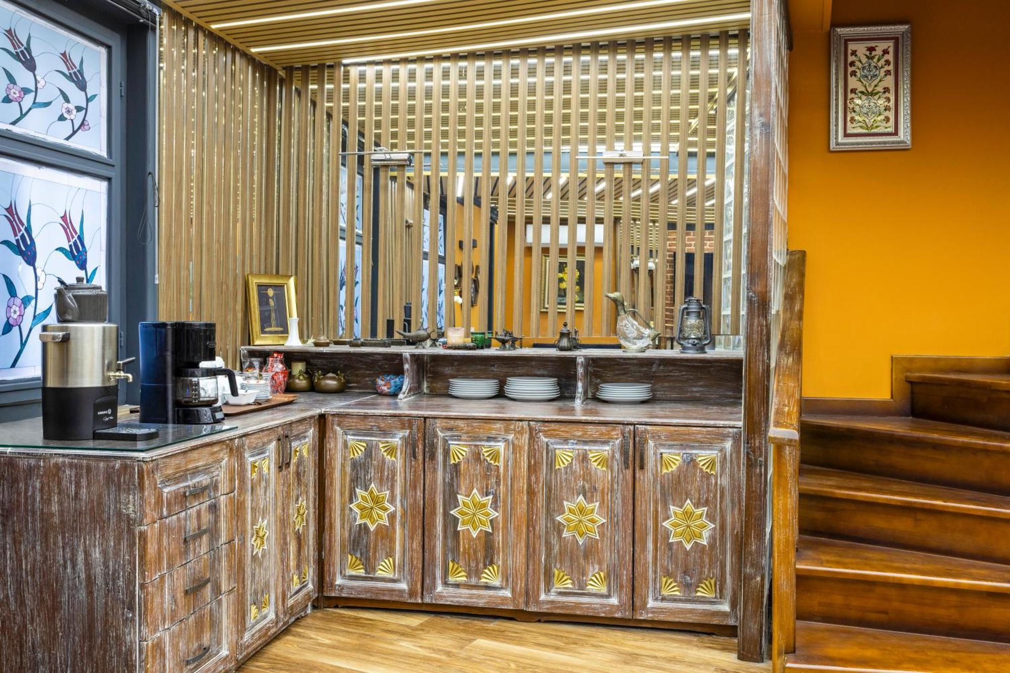 Wonder Wood Hotel Истанбул Екстериор снимка